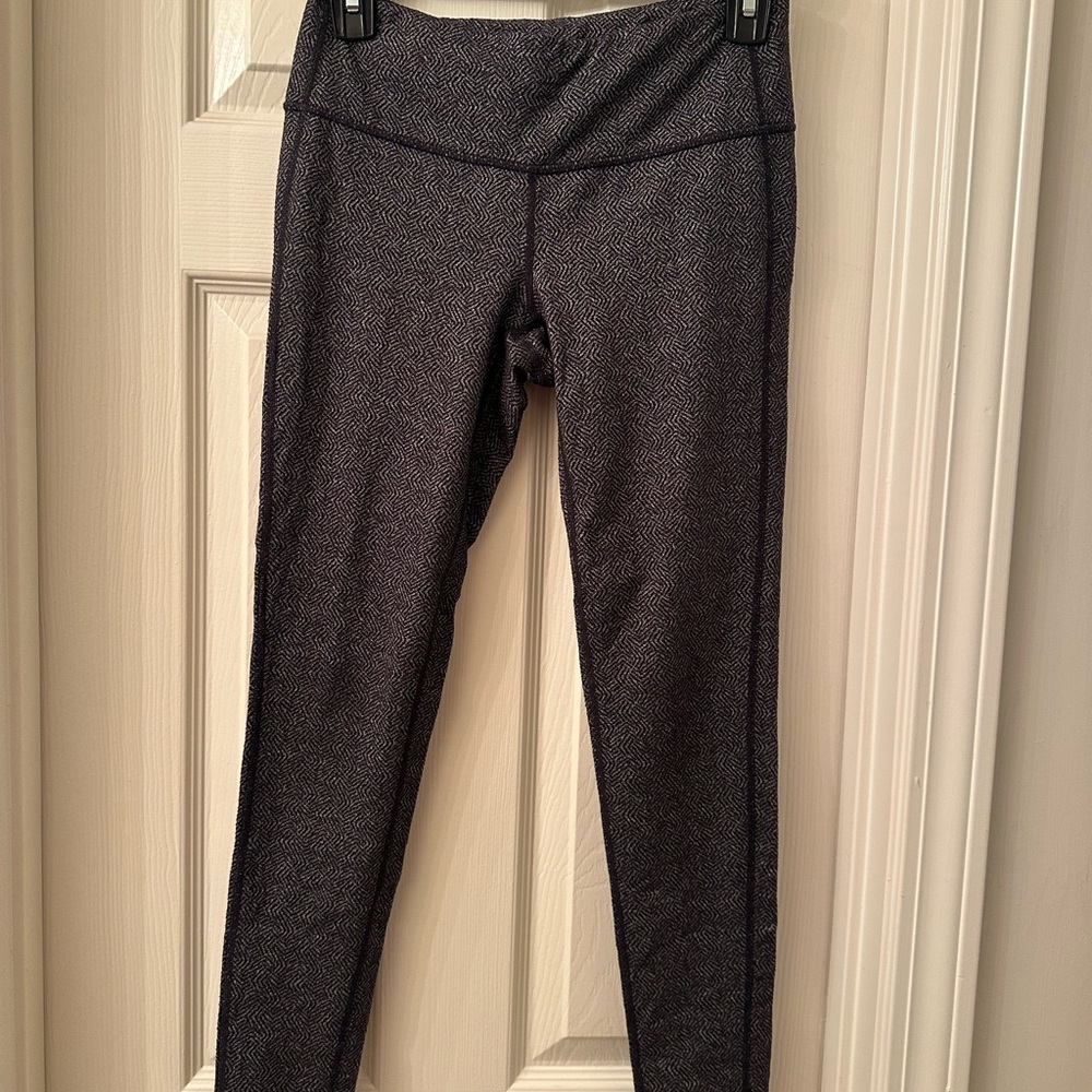 Athleta Black and Gray Patterned Leggings